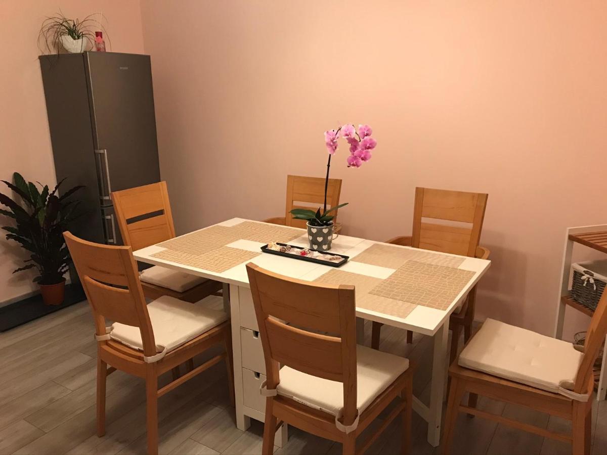Gemutliche 3-Zimmer Wohnung Saal an der Donau Exteriör bild
